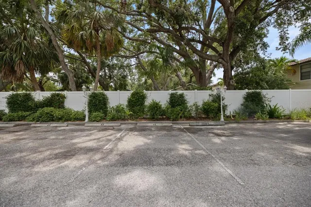 $1,800 | 960 Highland Street, Unit A6, Sarasota, FL 34234