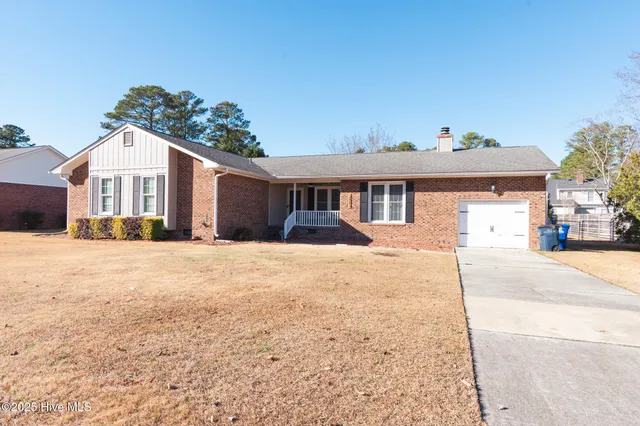 $289,000 | 2602 Northwoods Drive, Jacksonville, NC 28540