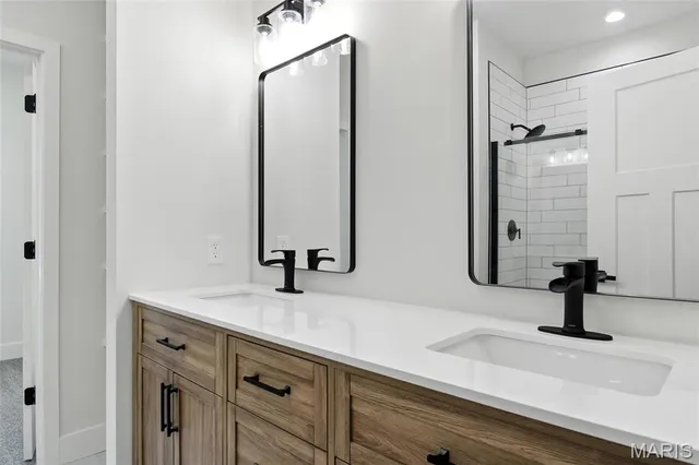 $384,900 | 1650 Brandywine Drive, De Soto, MO 63020