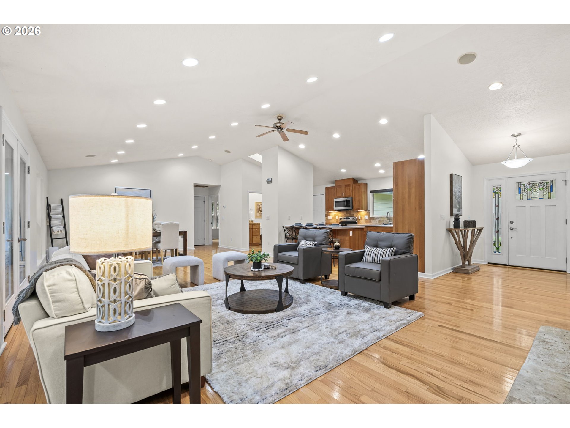 565 McAdams Road East Longview, WA 98632 - Photo 11 of 48 Living Room