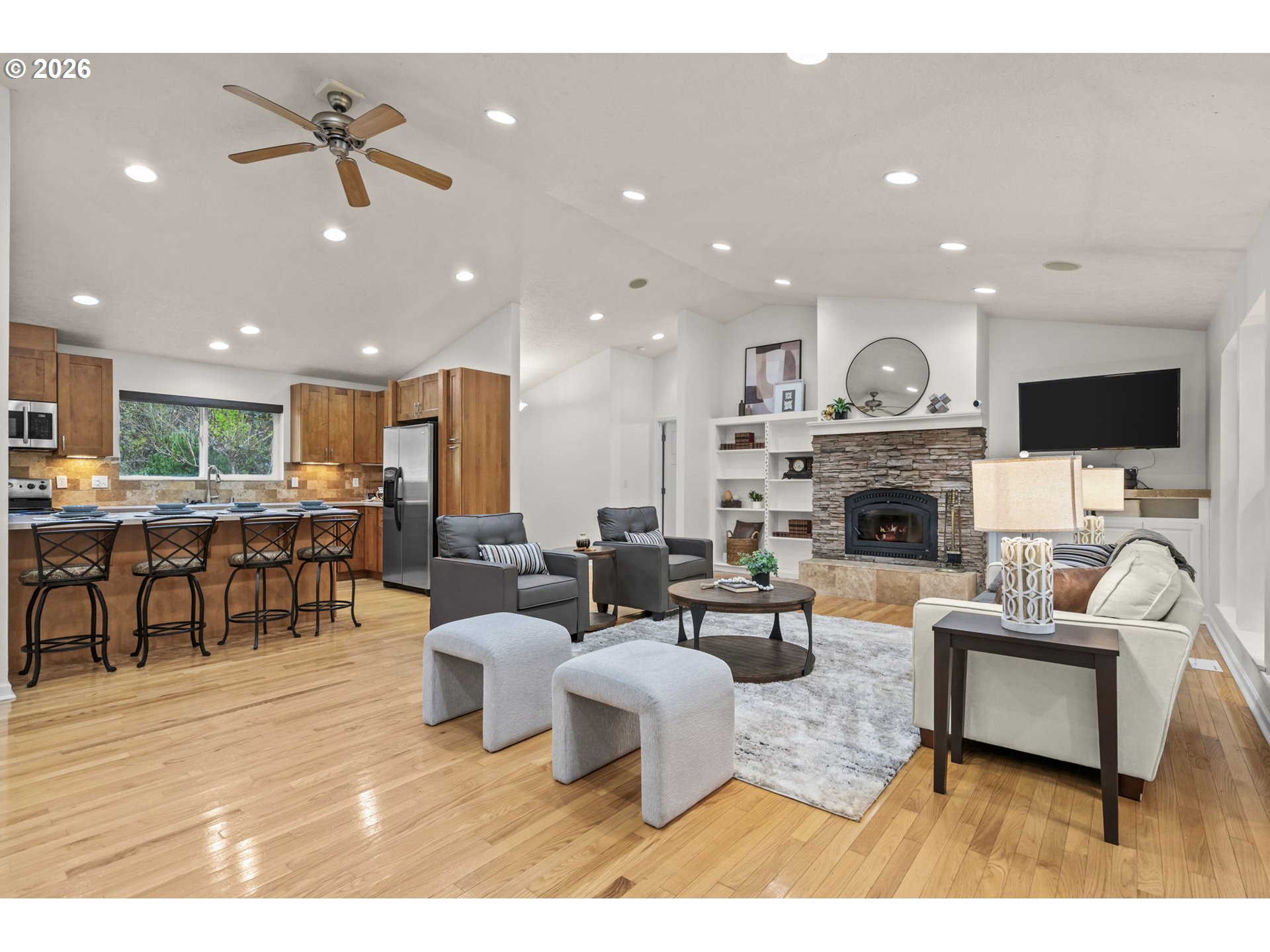 565 McAdams Road East Longview, WA 98632 - Photo 9 of 48 Living Room