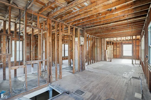 $85,000 | 56 East Pennsylvania Street, Shelbyville, IN 46176