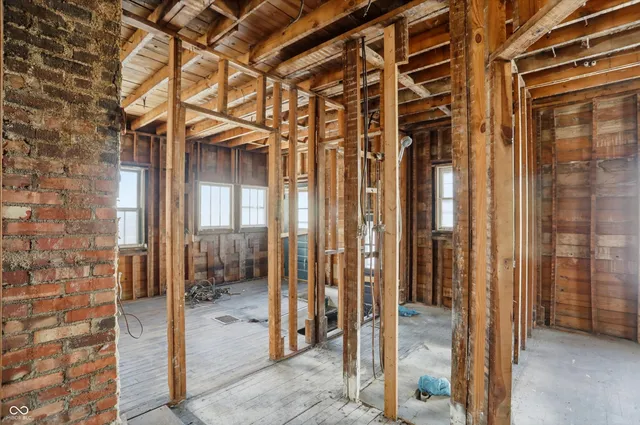 $85,000 | 56 East Pennsylvania Street, Shelbyville, IN 46176