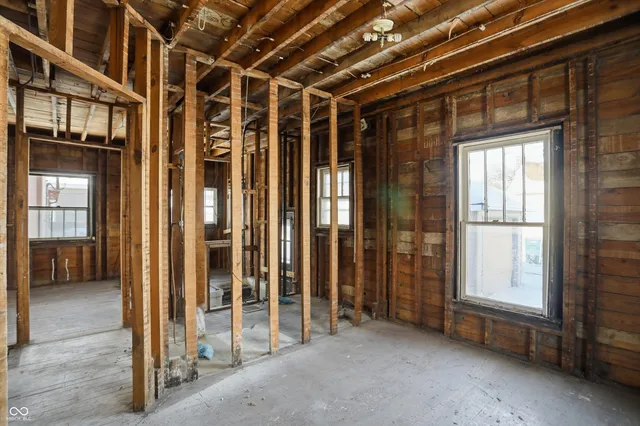 $85,000 | 56 East Pennsylvania Street, Shelbyville, IN 46176