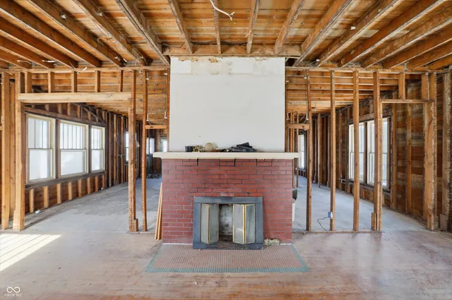 $85,000 | 56 East Pennsylvania Street, Shelbyville, IN 46176