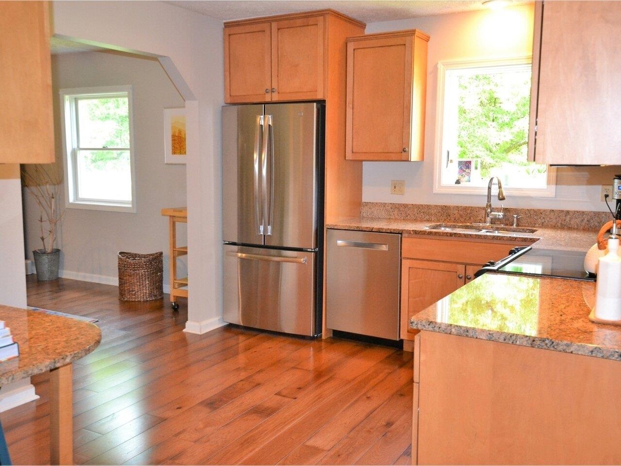 17 Paddock Lane Williston, VT 05495 - Photo 4 of 38 Gallery Image 4