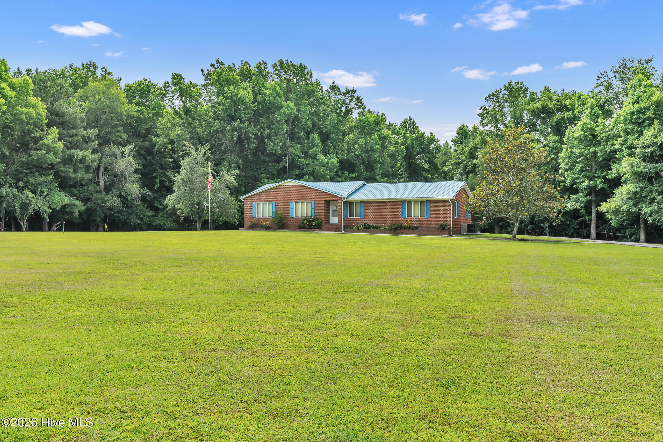 612 Parkertown Road Hubert, NC 28539 - Photo 4 of 57