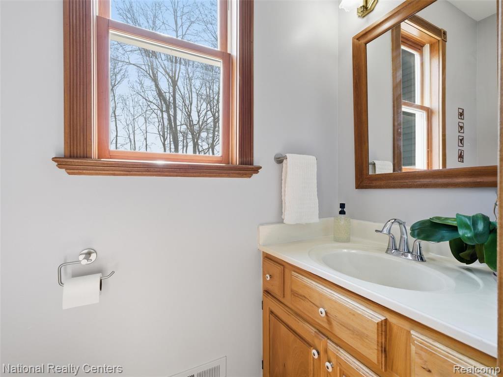 675 West Leonard Road Leonard, MI 48367 - Photo 25 of 45