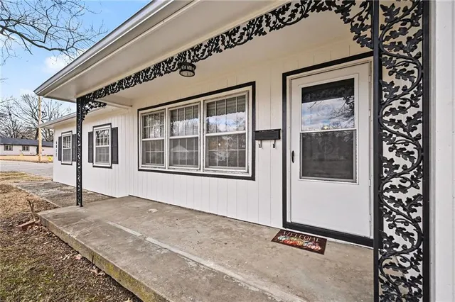 $287,000 | 6017 North Howard Avenue, Gladstone, MO 64118