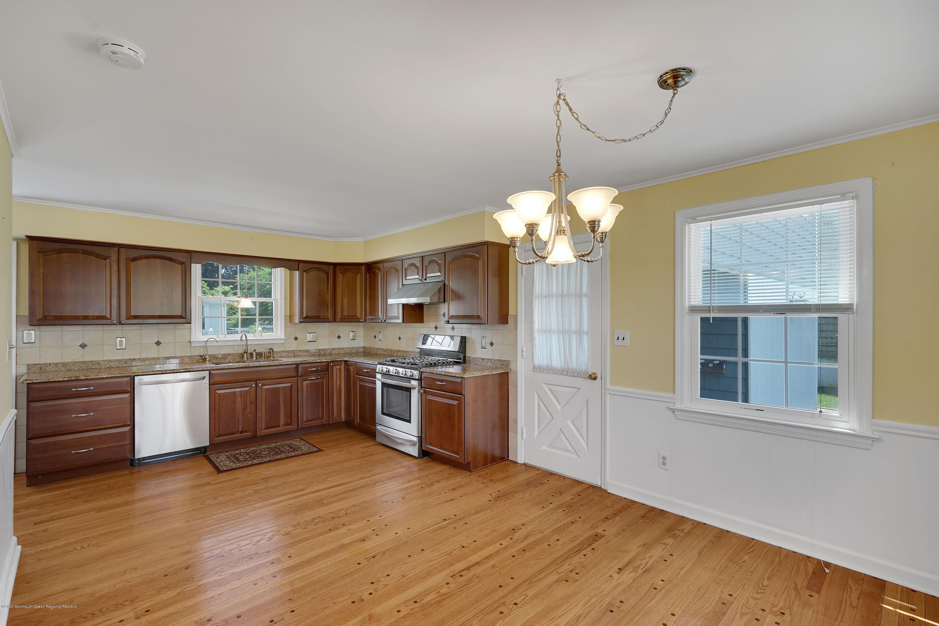 1114 Rue Avenue Point Pleasant, NJ 08742 - Photo 11 of 48 010_dsc02032
