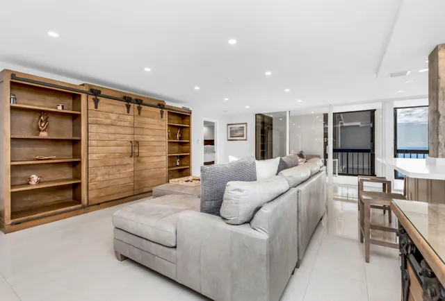 $5,800 | 5380 North Ocean Drive, Unit 12A, Singer Island, FL 33404