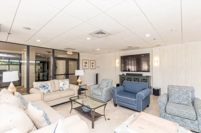 $5,800 | 5380 North Ocean Drive, Unit 12A, Singer Island, FL 33404