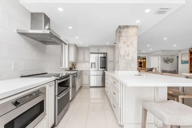 $5,800 | 5380 North Ocean Drive, Unit 12A, Singer Island, FL 33404