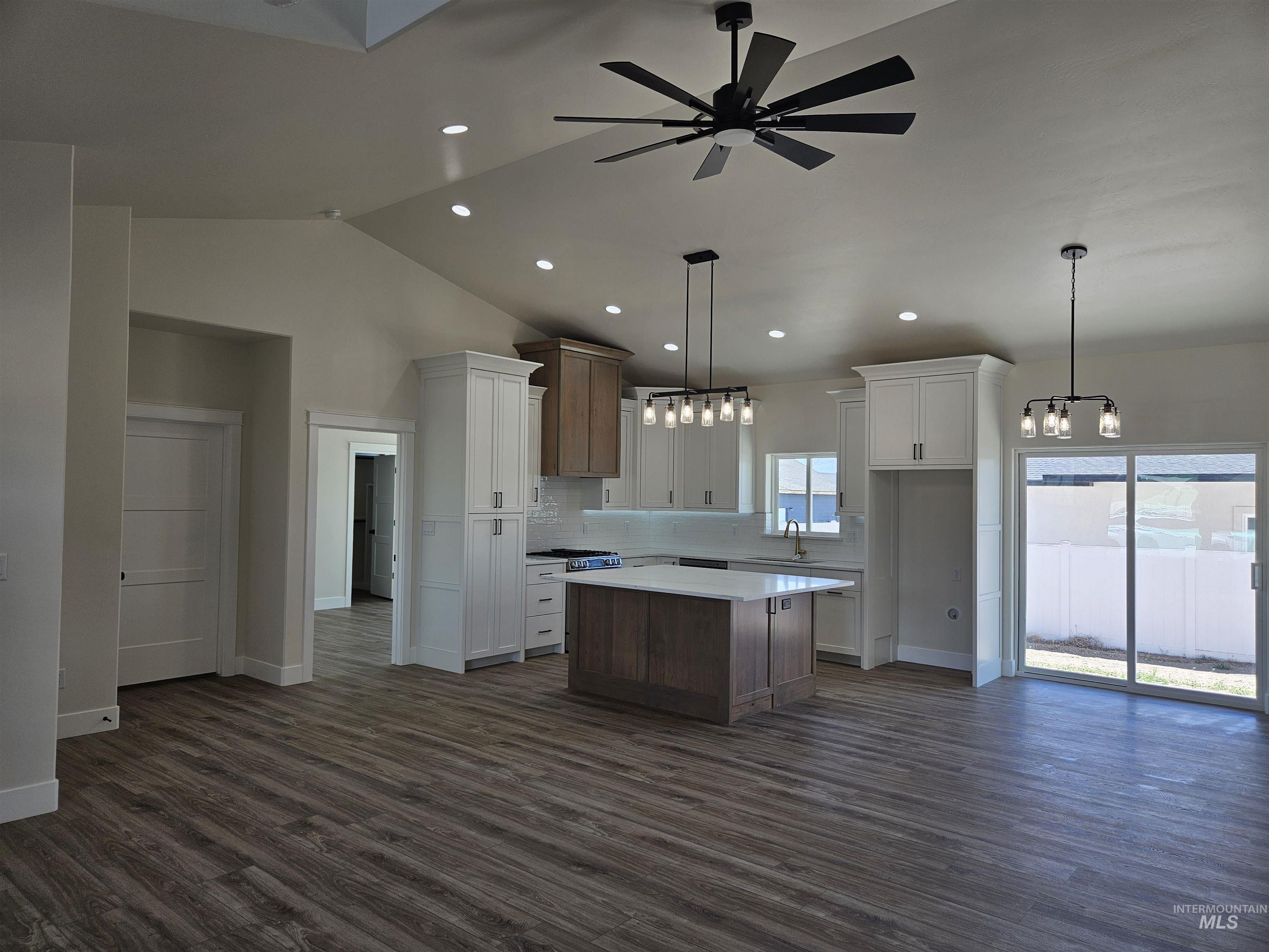 2015 Trae Street Jerome, ID 83338 - Photo 4 of 11