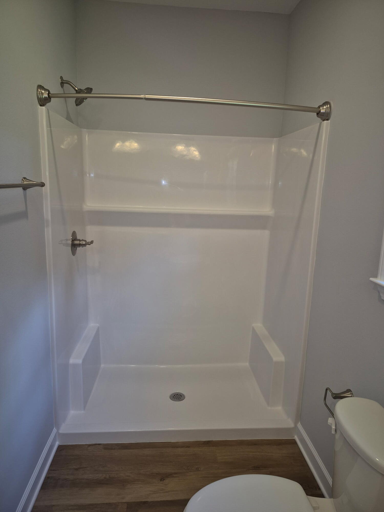 2588 Kingston Road Crestview, FL 32536 - Photo 9 of 12 Primary Shower