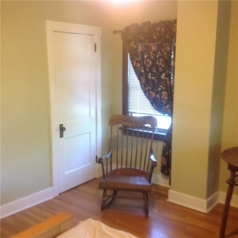 10 Woodside Road Pittsburgh, PA 15221 - Photo 12 of 16 2nd bedroom.