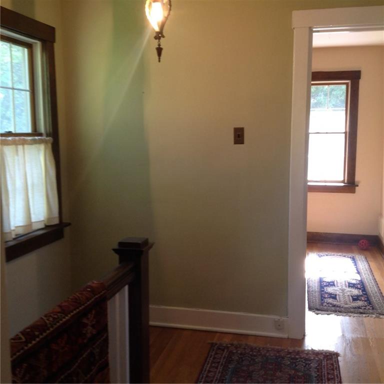 10 Woodside Road Pittsburgh, PA 15221 - Photo 13 of 16 2nd floor landing,