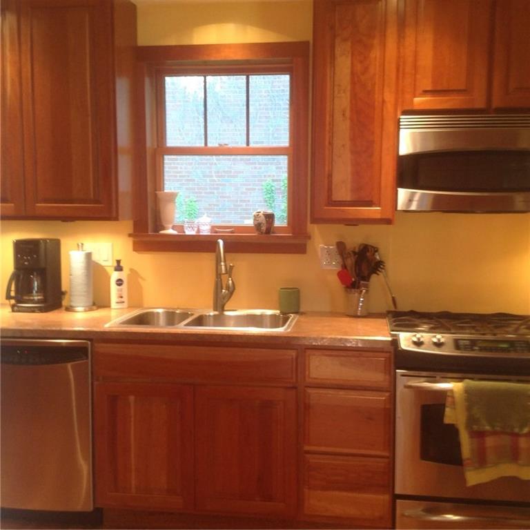 10 Woodside Road Pittsburgh, PA 15221 - Photo 7 of 16 Kitchen.