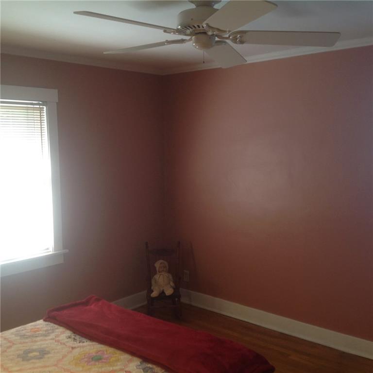 10 Woodside Road Pittsburgh, PA 15221 - Photo 10 of 16 Master bedroom.