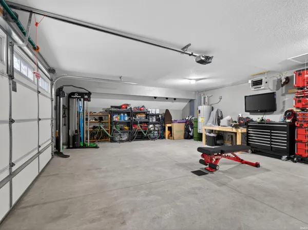 $325,000 | 2825 Briar Bush Lane, Fort Wayne, IN 46815