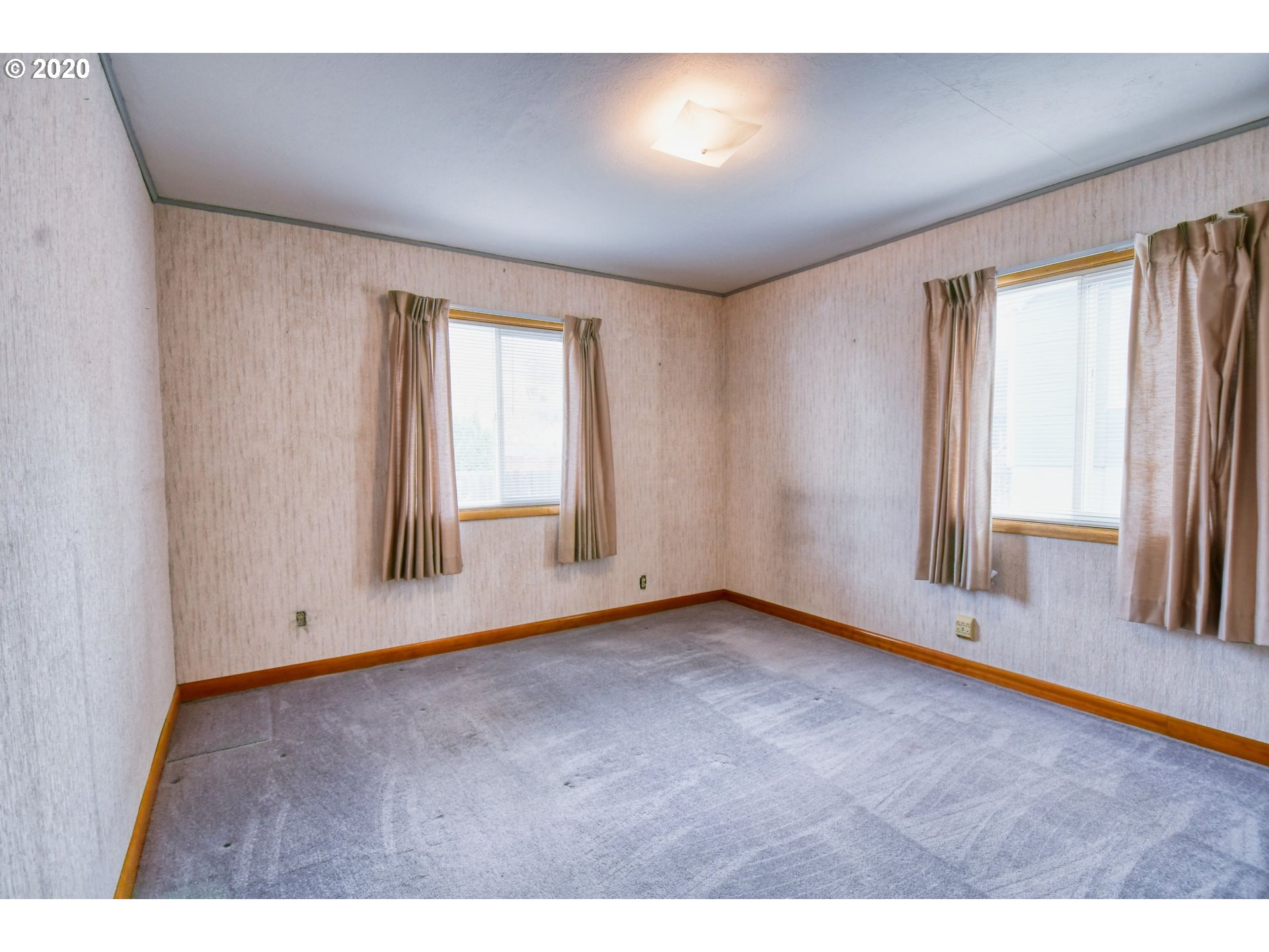 604 Southeast 3rd Street Pendleton, OR 97801 - Photo 13 of 32