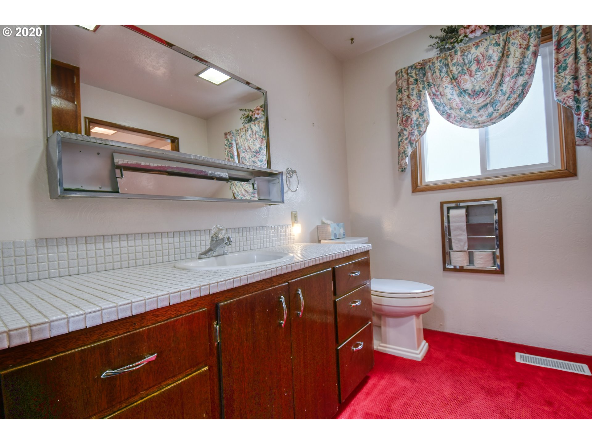 604 Southeast 3rd Street Pendleton, OR 97801 - Photo 15 of 32