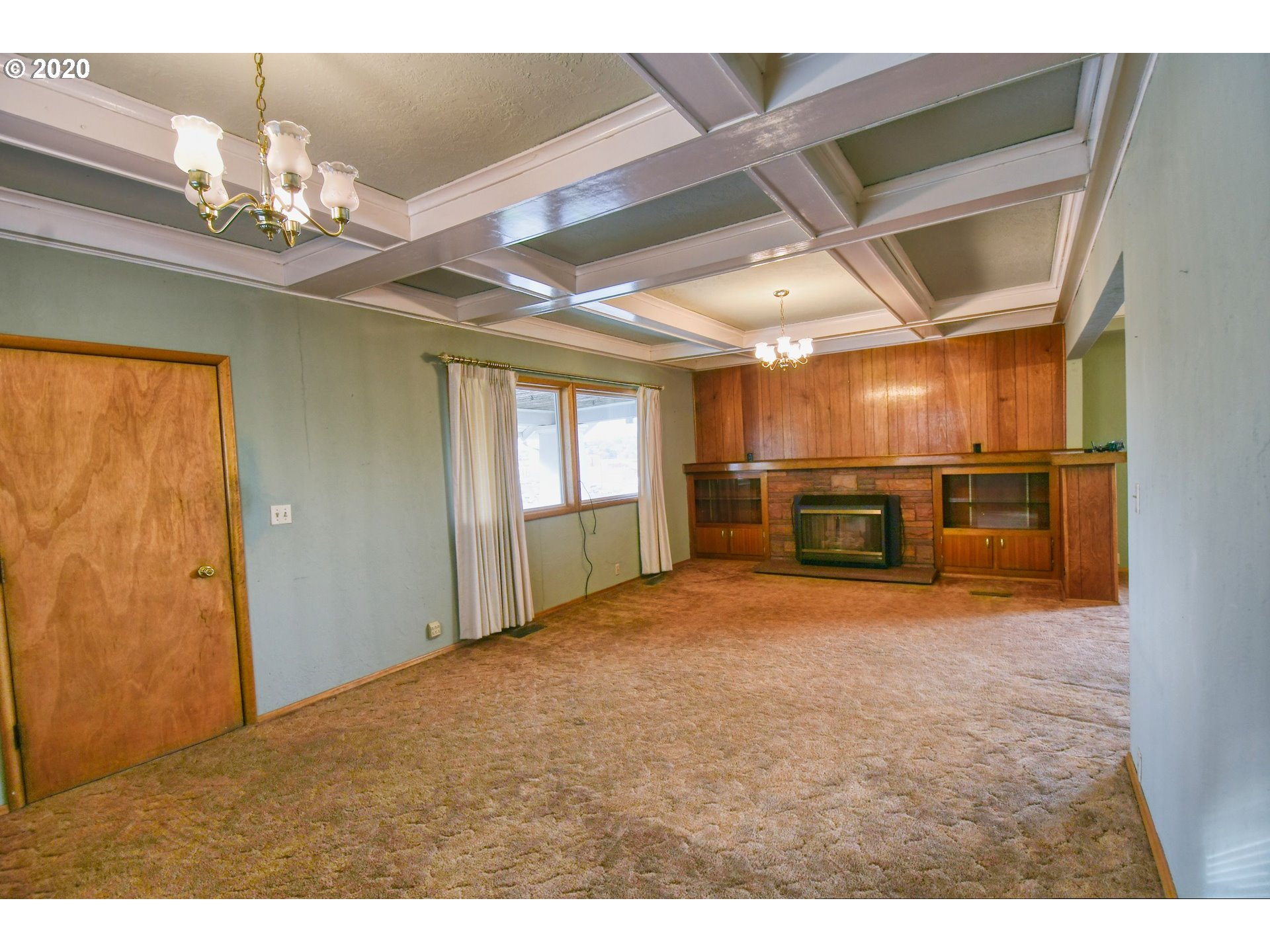 604 Southeast 3rd Street Pendleton, OR 97801 - Photo 5 of 32