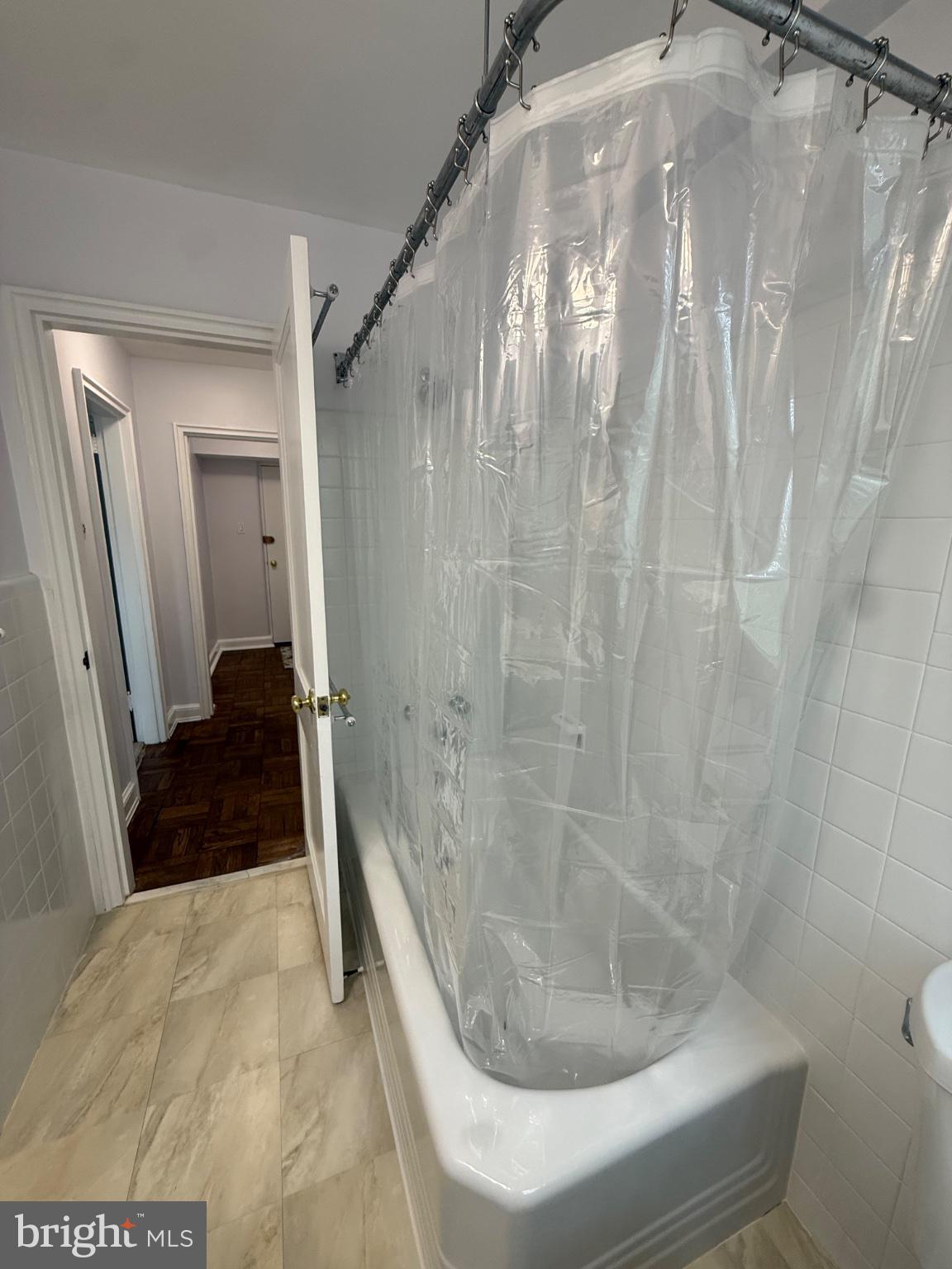 2902 13th Road South, Unit 4021 Arlington, VA 22204 - Photo 11 of 14 Bright and airy bathroom retreat.