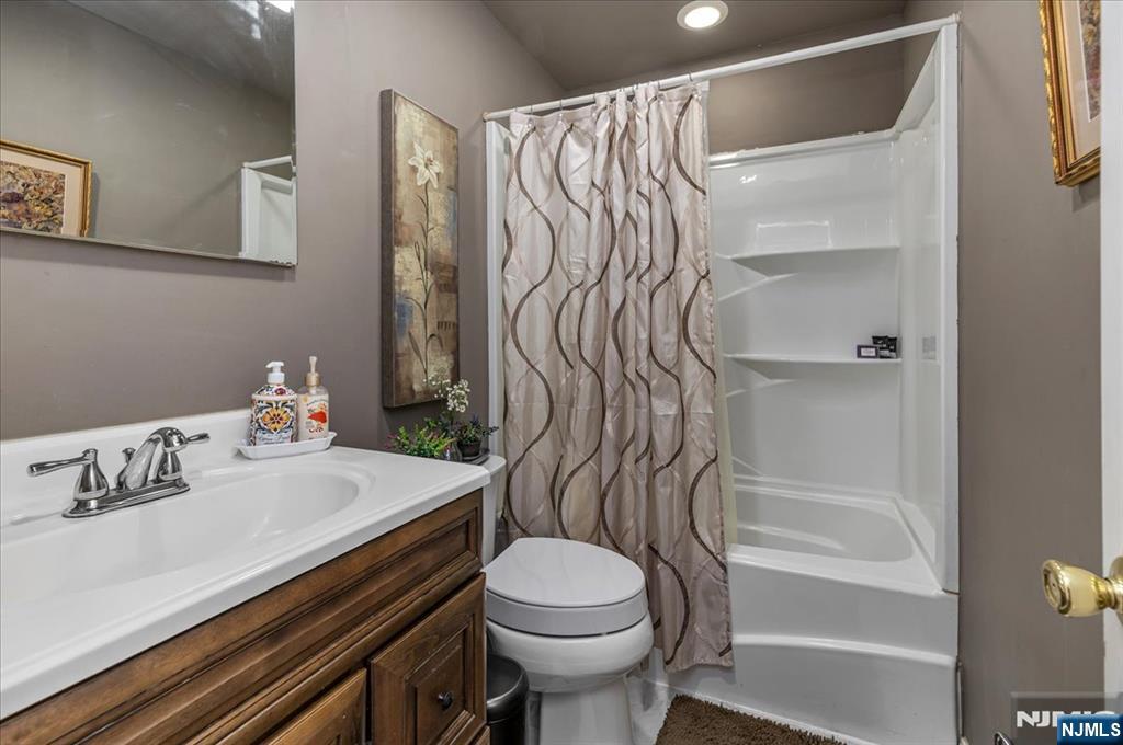 68 Marcia Road Ringwood, NJ 07456 - Photo 11 of 33