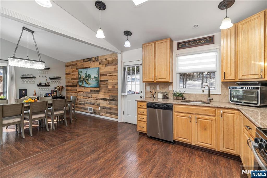 68 Marcia Road Ringwood, NJ 07456 - Photo 10 of 33