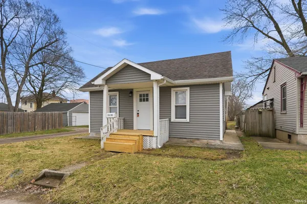 $94,900 | 2021 Carlton Avenue, Fort Wayne, IN 46802