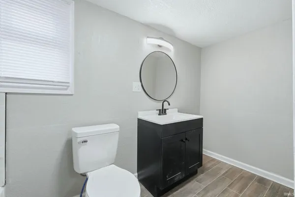 $94,900 | 2021 Carlton Avenue, Fort Wayne, IN 46802