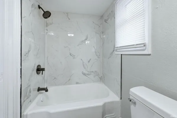 $94,900 | 2021 Carlton Avenue, Fort Wayne, IN 46802