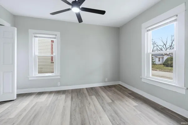 $94,900 | 2021 Carlton Avenue, Fort Wayne, IN 46802