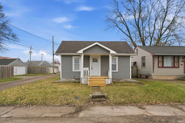 $94,900 | 2021 Carlton Avenue, Fort Wayne, IN 46802