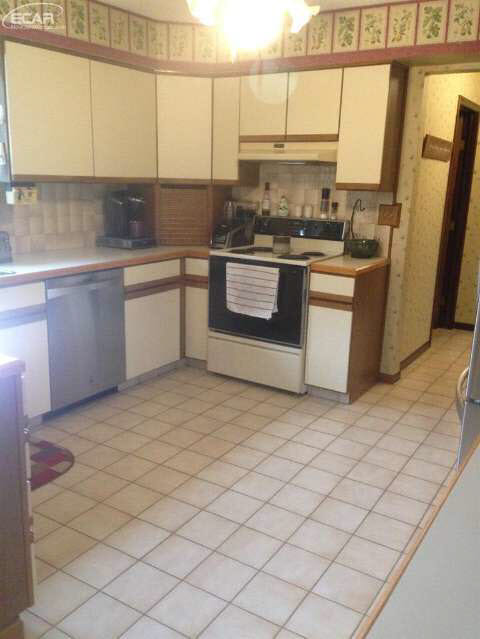 10284 Fenton Road Fenton, MI 48430 - Photo 12 of 32 20441817-11.JPG