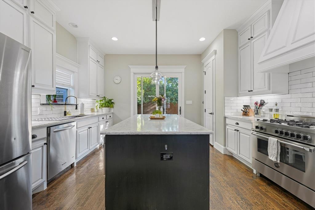 840 Edgefield Road Fort Worth, TX 76107 - Photo 13 of 39