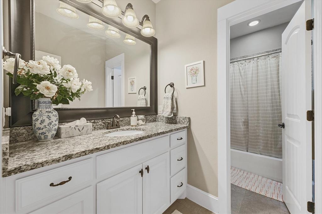 840 Edgefield Road Fort Worth, TX 76107 - Photo 27 of 39