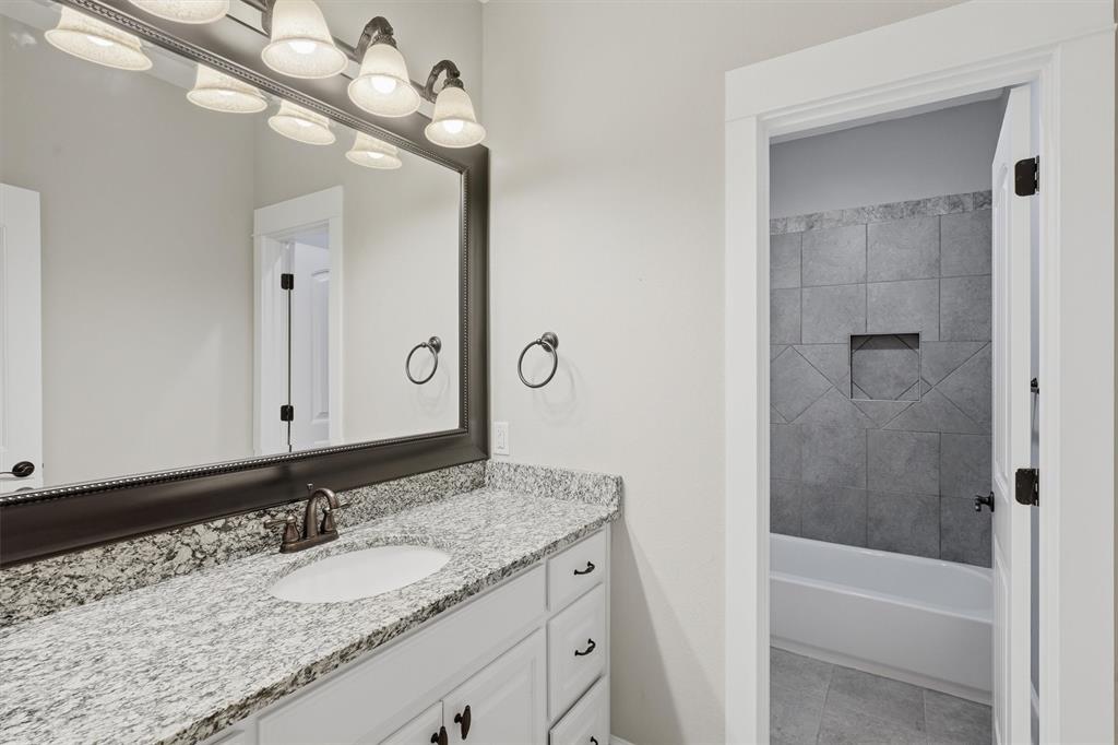 840 Edgefield Road Fort Worth, TX 76107 - Photo 28 of 39