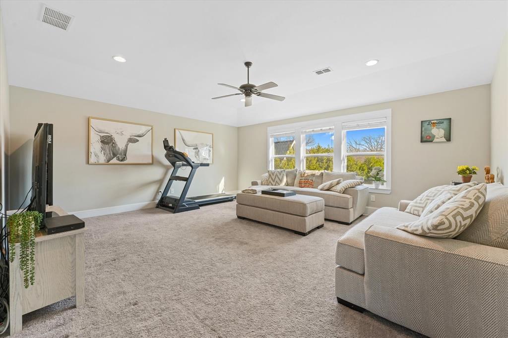 840 Edgefield Road Fort Worth, TX 76107 - Photo 29 of 39