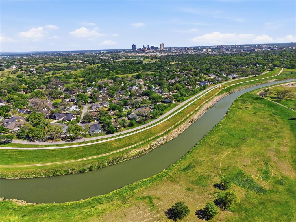 840 Edgefield Road Fort Worth, TX 76107 - Photo 33 of 39