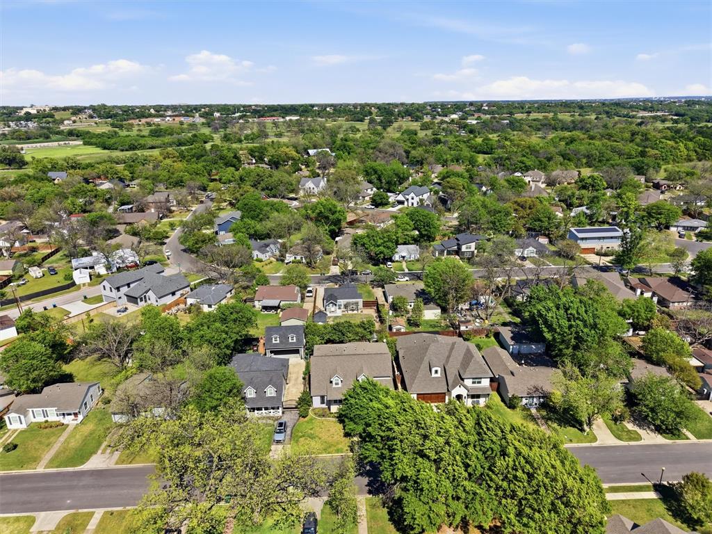 840 Edgefield Road Fort Worth, TX 76107 - Photo 37 of 39