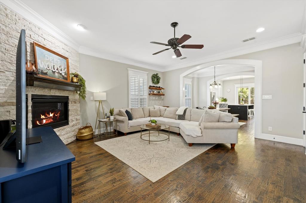 840 Edgefield Road Fort Worth, TX 76107 - Photo 9 of 39