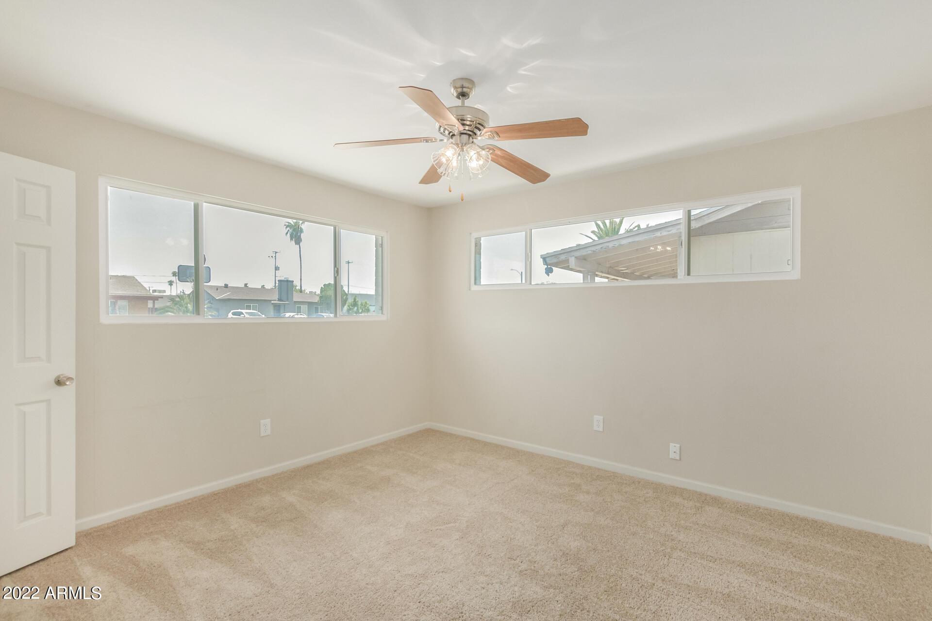 1910 East Almeria Road Phoenix, AZ 85006 - Photo 11 of 29 Gallery Image 11