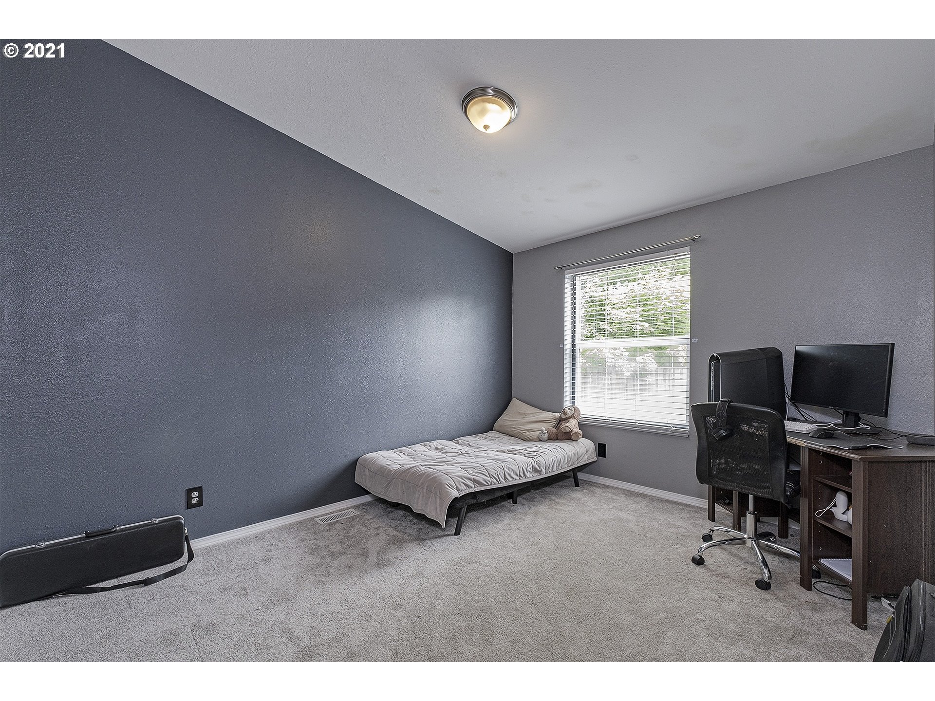 4300 Mapleton Drive West Linn, OR 97068 - Photo 21 of 32 a living room with furniture and a window