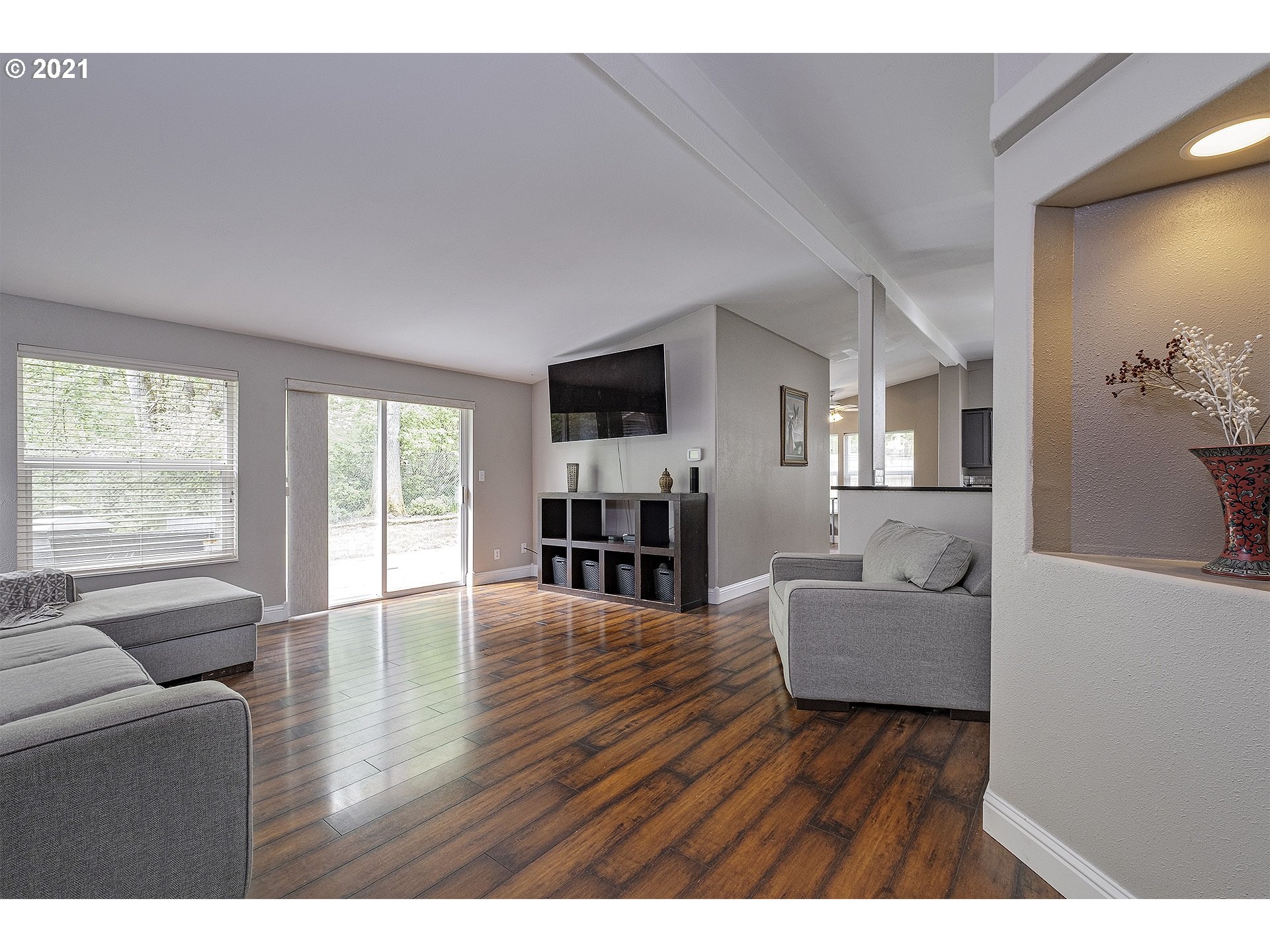 4300 Mapleton Drive West Linn, OR 97068 - Photo 6 of 32 a living room with furniture and wooden floor