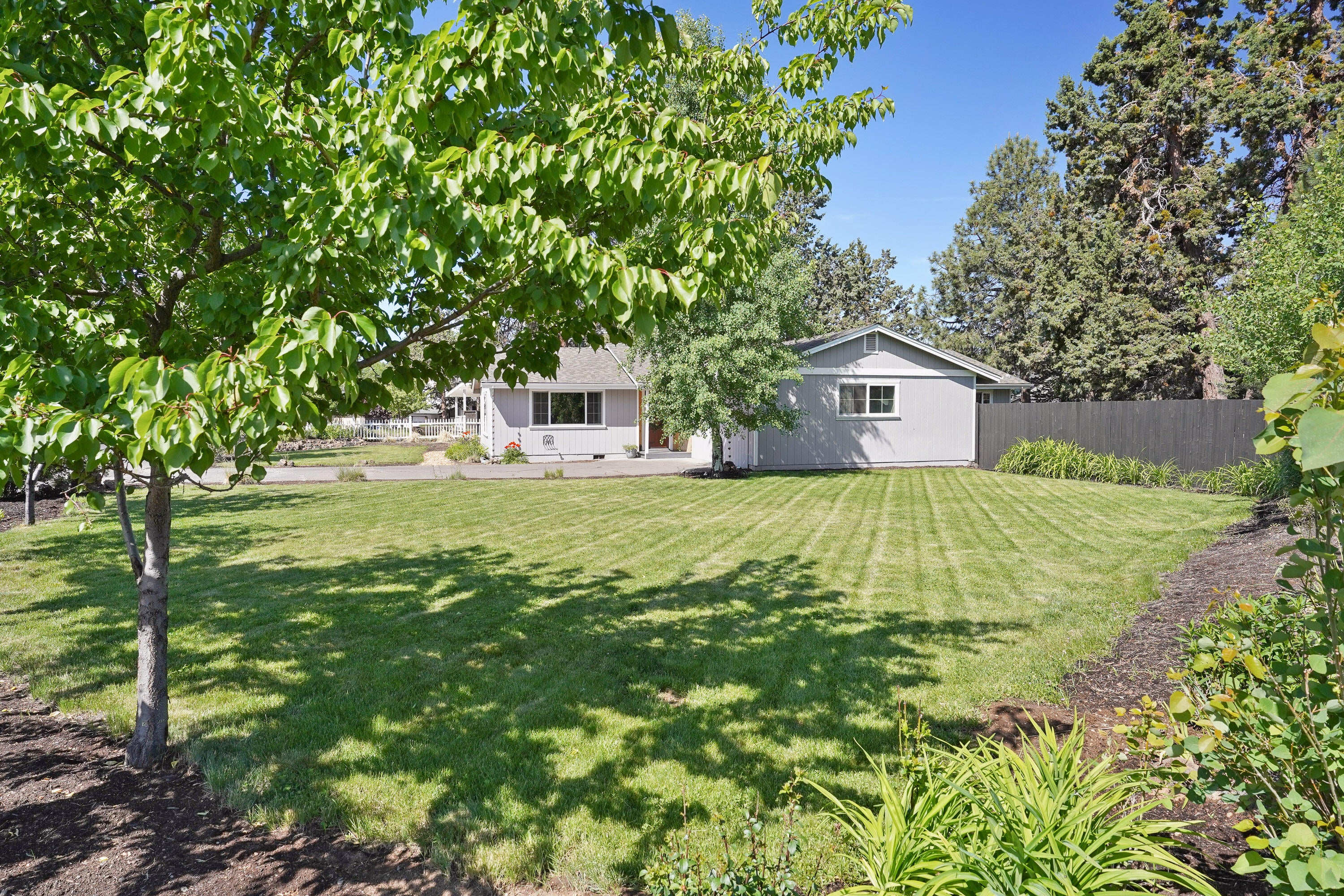 2901 Northeast Shepard Road Bend, OR 97701 - Photo 2 of 36 DSC07168