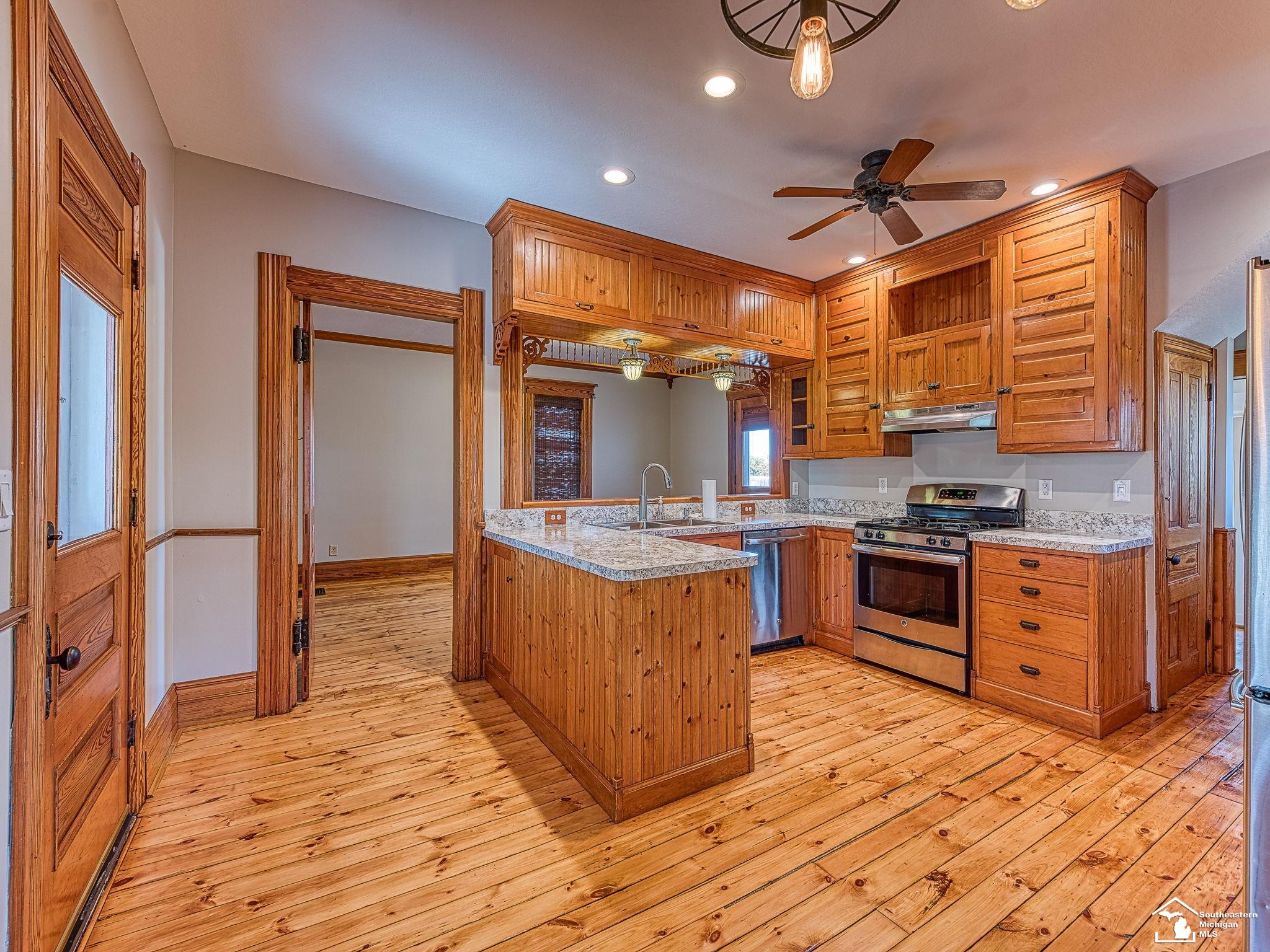 5740 North Custer Road Monroe, MI 48162 - Photo 2 of 46