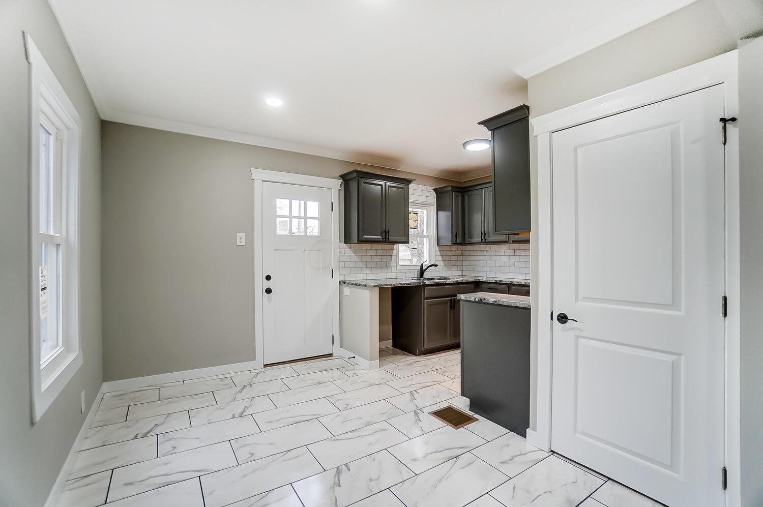2028 Ferris Road Columbus, OH 43224 - Photo 6 of 31 50031769-006_web