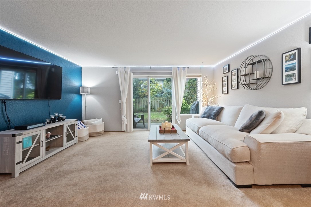 7606 201st Street Southwest, Unit F Edmonds, WA 98026 - Photo 2 of 17 Gallery Image 2